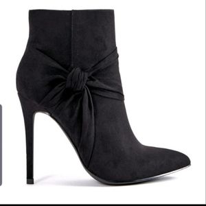 Karolina Booties